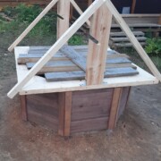 Строительство каркаса домика для колодца