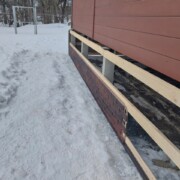 Монтаж цокольных панелей на деревянную обрешетку
